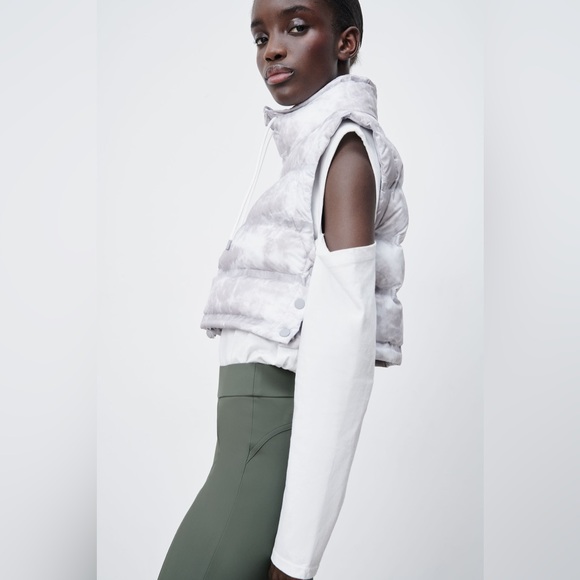 Brand NEW WITH TAG 🔥 Zara 🔥 TIE-DYE PUFFER GILET Crop Top puff vest - Picture 15 of 16